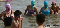 中國泳灘奇觀：戴 Facekini 的大媽們