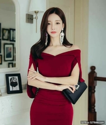 紅色禮服 性感黑絲襪