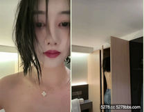 抖音女主播【看心情】掌握流量密碼，在直播間換衣服露美乳，看的心情澎湃！