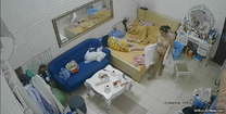 房東出租屋臥室偷裝監控攝像頭偷拍三個合租房的小姐姐日常生活大胸妹喜歡在室友前展現身材